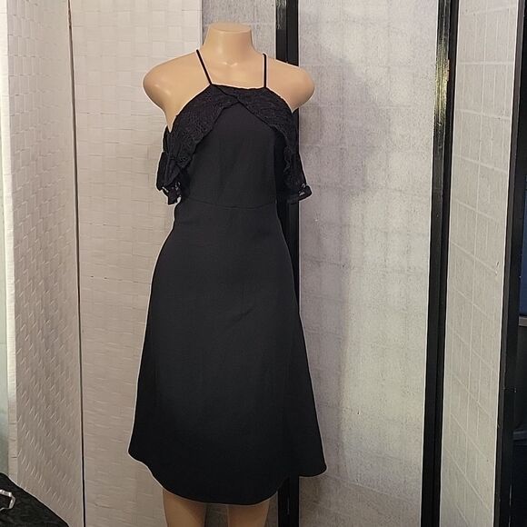 BRAND NEW GABBY SKYE LACE OVERLAY STRAPPY COLD SHOULDER MIDI DRESS - Picture 2 of 14